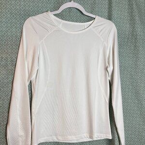 Women's TAIL White round neck long slv pullover top size S